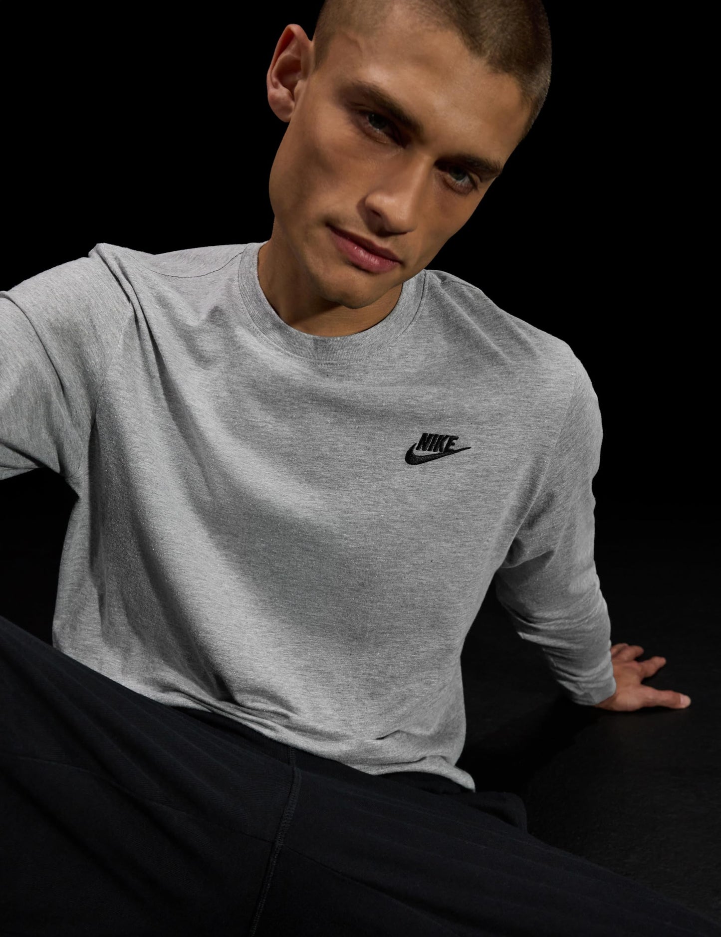 Nike Men's Sportswear Club, Dark Grey Heather/Black, Medium