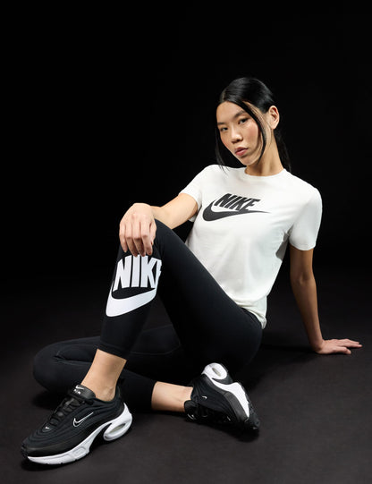 Nike Women's Sportswear Classics, Black/White, M